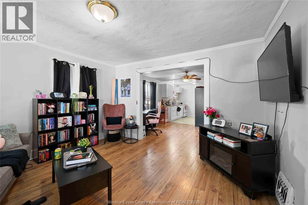1839 St. Luke, Windsor, ON - Indoor