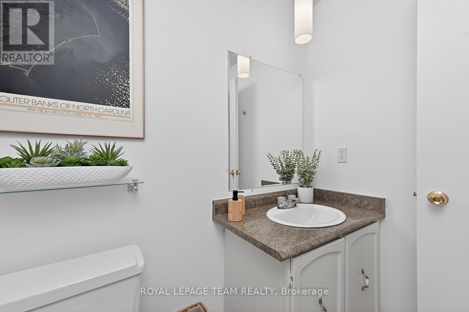 2521 Flannery Drive, Ottawa, ON - Photo Showing Bathroom