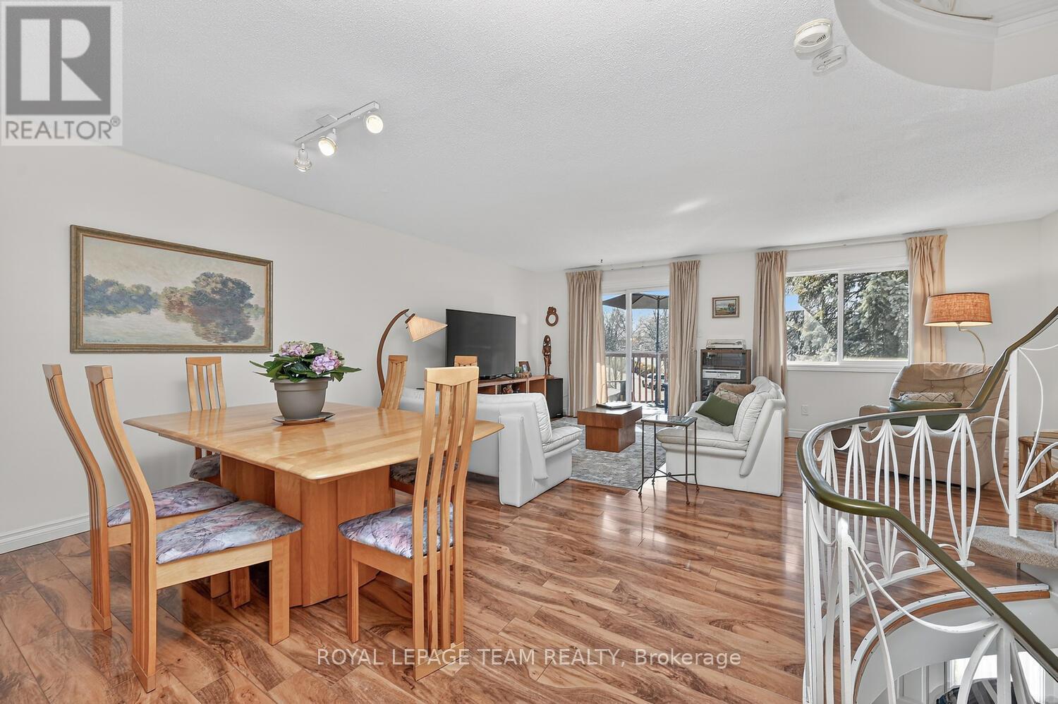2521 Flannery Drive, Ottawa, ON - Indoor Photo Showing Dining Room