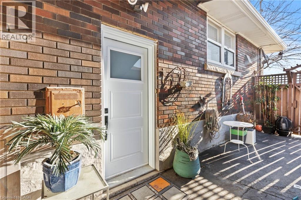 96 Terrace Drive, Hamilton, ON - Outdoor