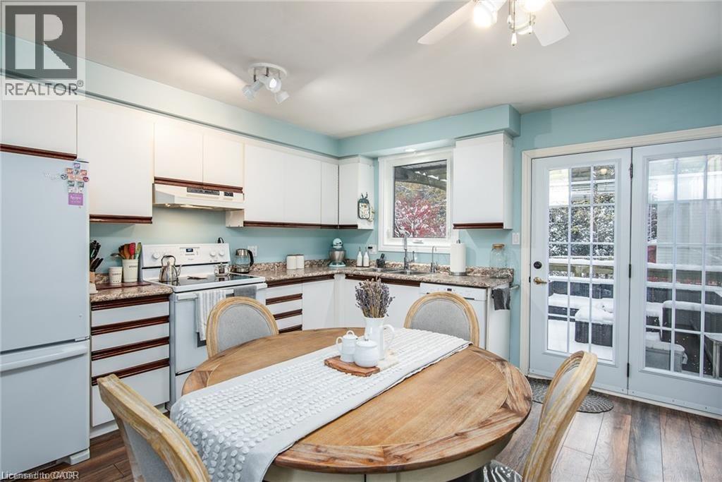 67 Pinemeadow Crescent, Waterloo, ON - Indoor Photo Showing Dining Room