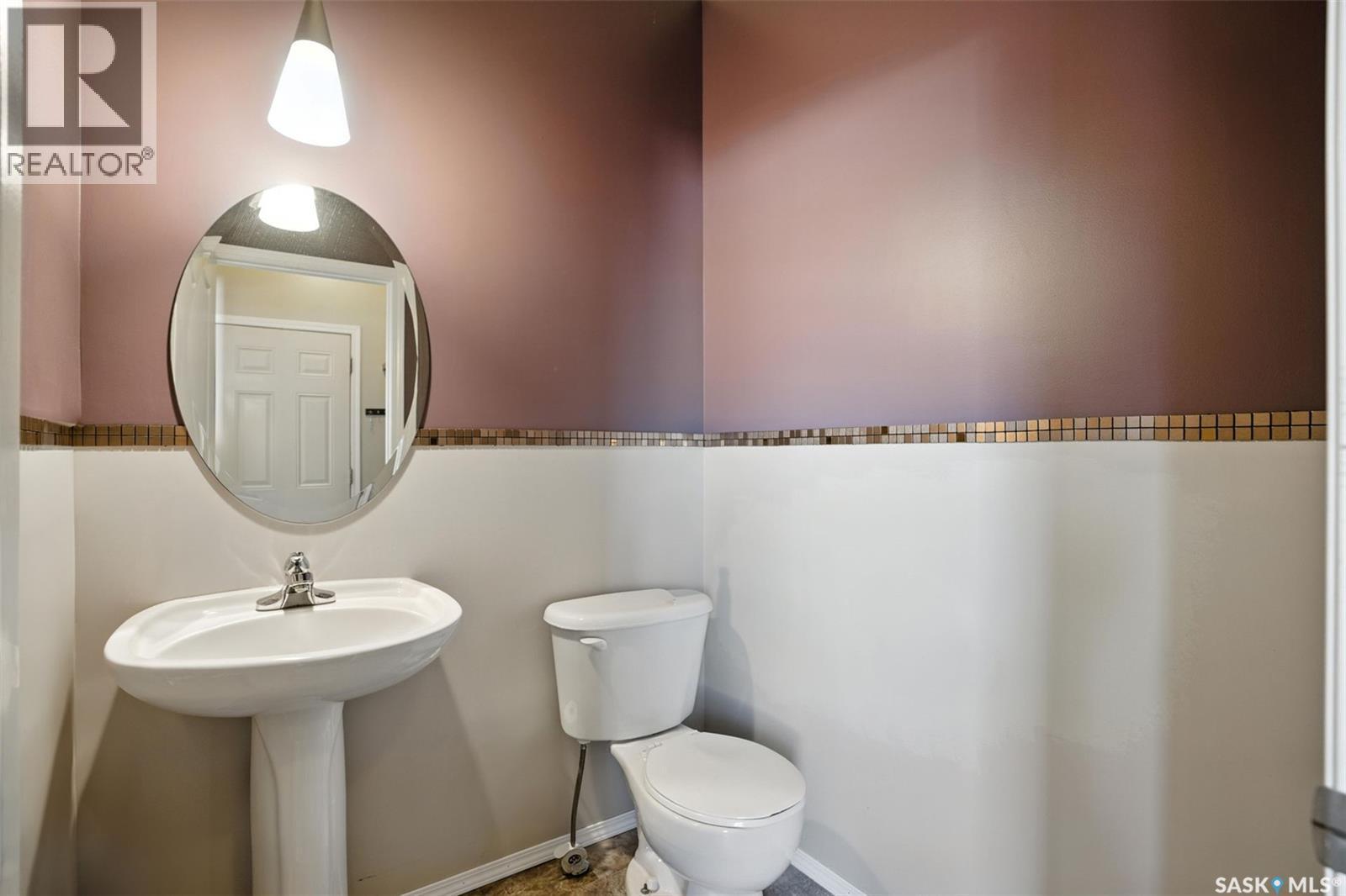 227 Galloway Road, Saskatoon, SK - Indoor Photo Showing Bathroom