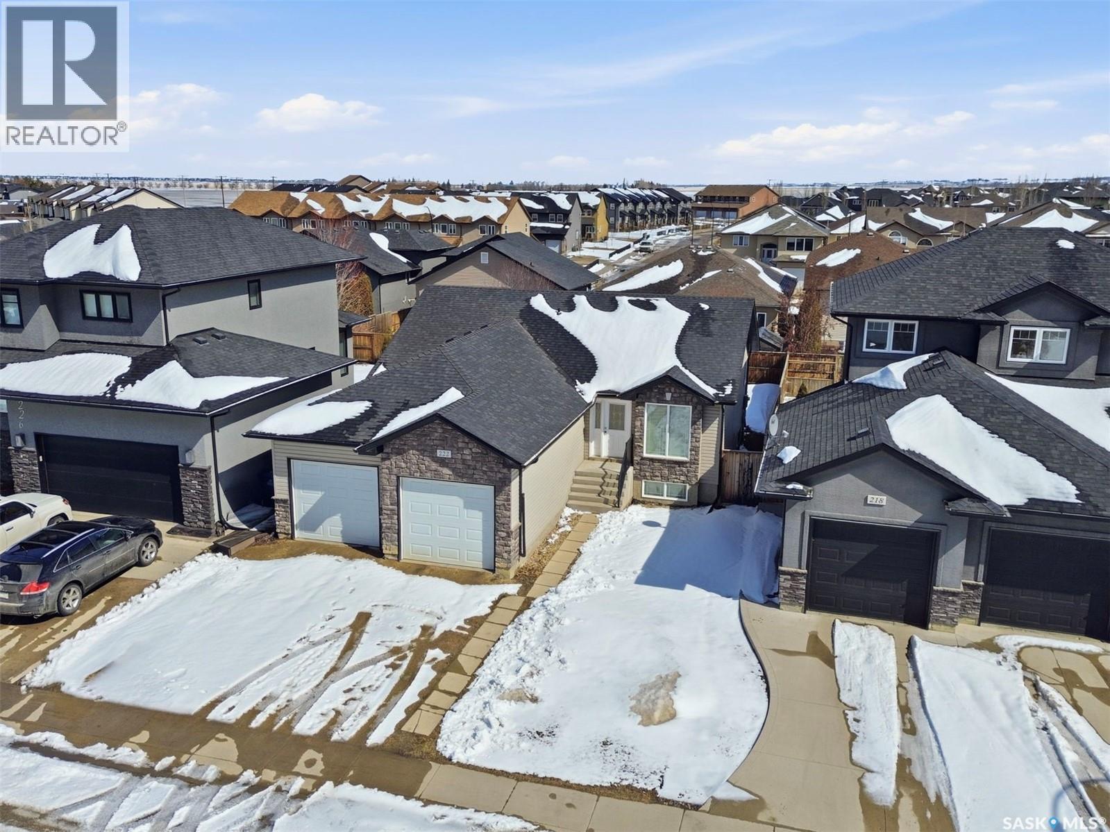 222 Fleming Crescent, Saskatoon, SK - Outdoor With Facade