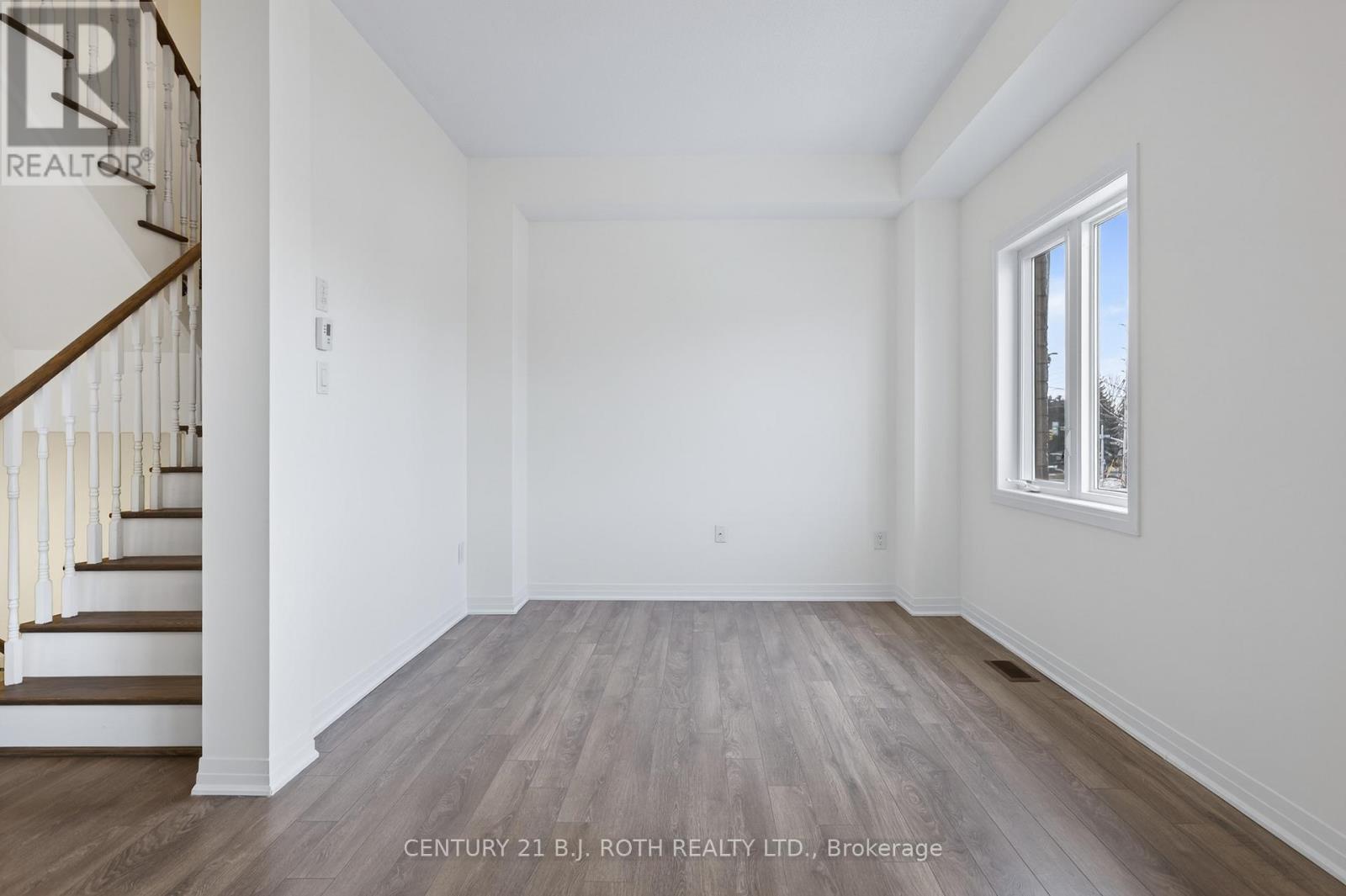 17 Bedford Estates Crescent, Barrie, ON - Indoor Photo Showing Other Room