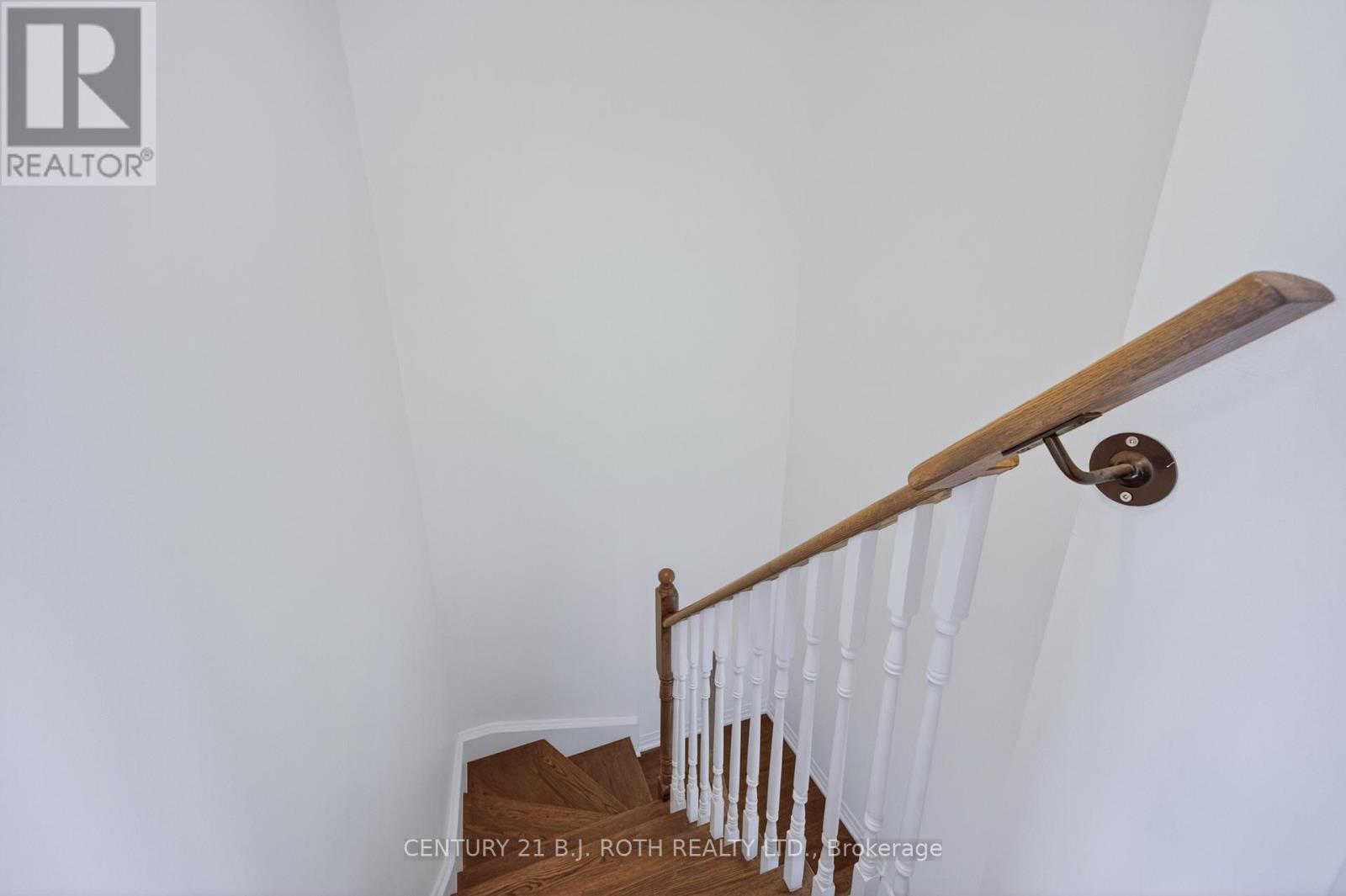 17 Bedford Estates Crescent, Barrie, ON - Indoor Photo Showing Other Room