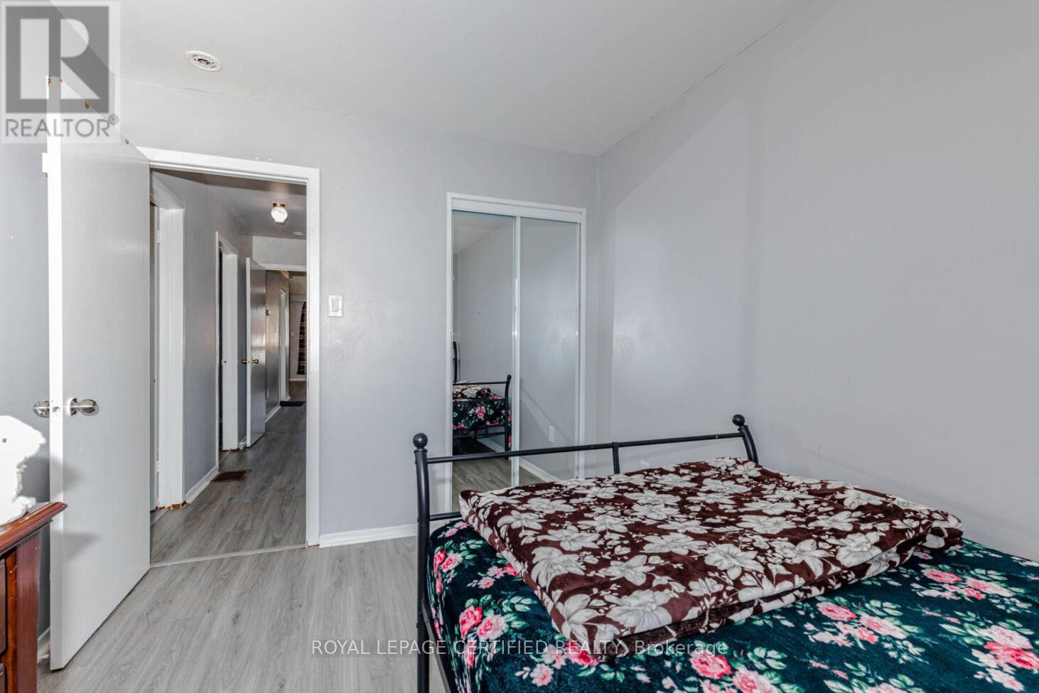 7256 Lancaster Avenue S, Mississauga, ON - Indoor Photo Showing Bedroom