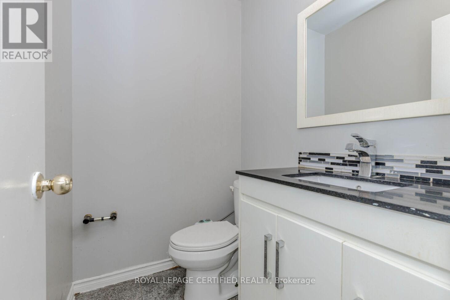 7256 Lancaster Avenue S, Mississauga, ON - Indoor Photo Showing Bathroom