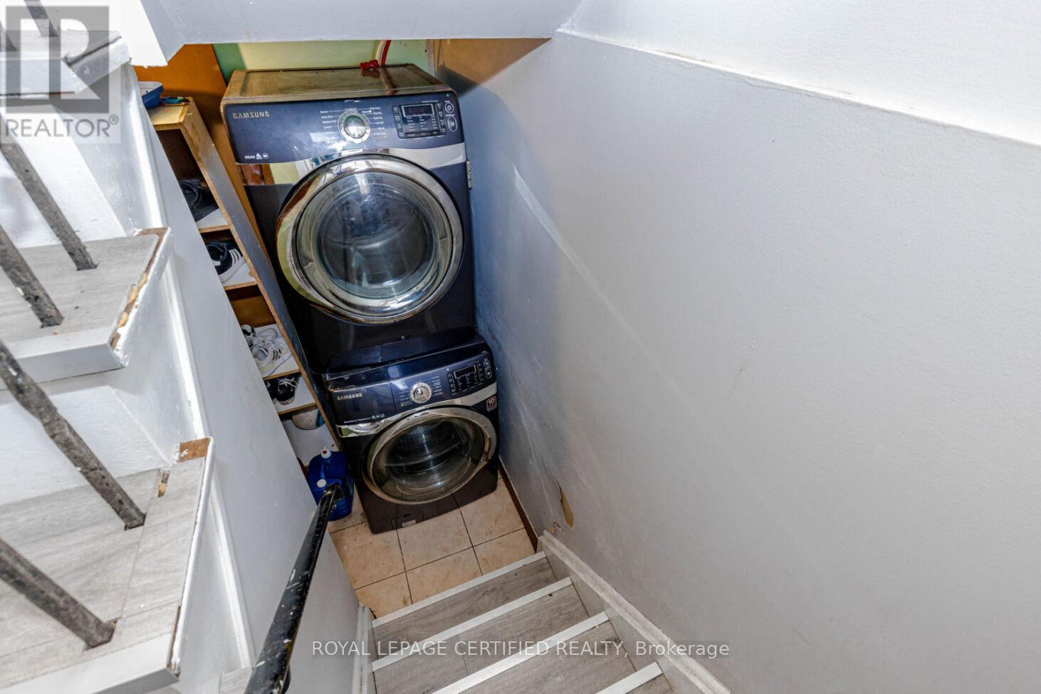 7256 Lancaster Avenue S, Mississauga, ON - Indoor Photo Showing Laundry Room