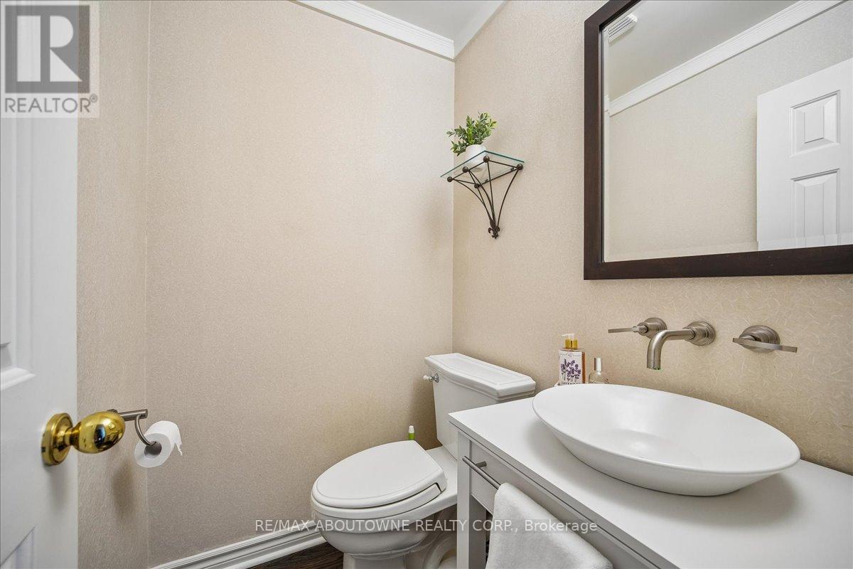 1494 The Links Drive, Oakville, ON - Indoor Photo Showing Bathroom