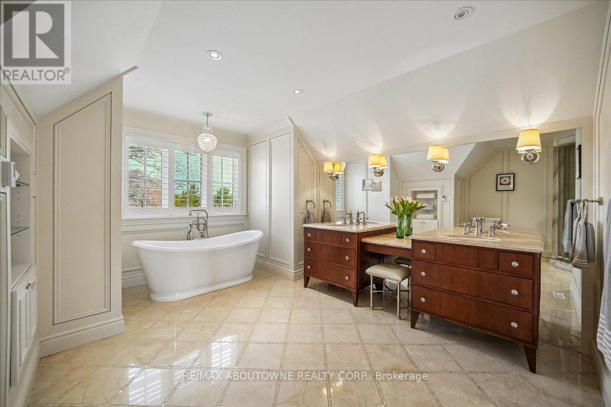 1494 The Links Drive, Oakville, ON - Indoor Photo Showing Bathroom