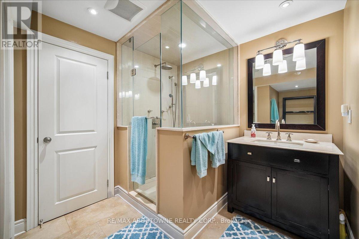 1494 The Links Drive, Oakville, ON - Indoor Photo Showing Bathroom