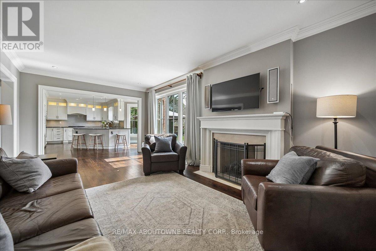 1494 The Links Drive, Oakville, ON - Indoor Photo Showing Living Room With Fireplace