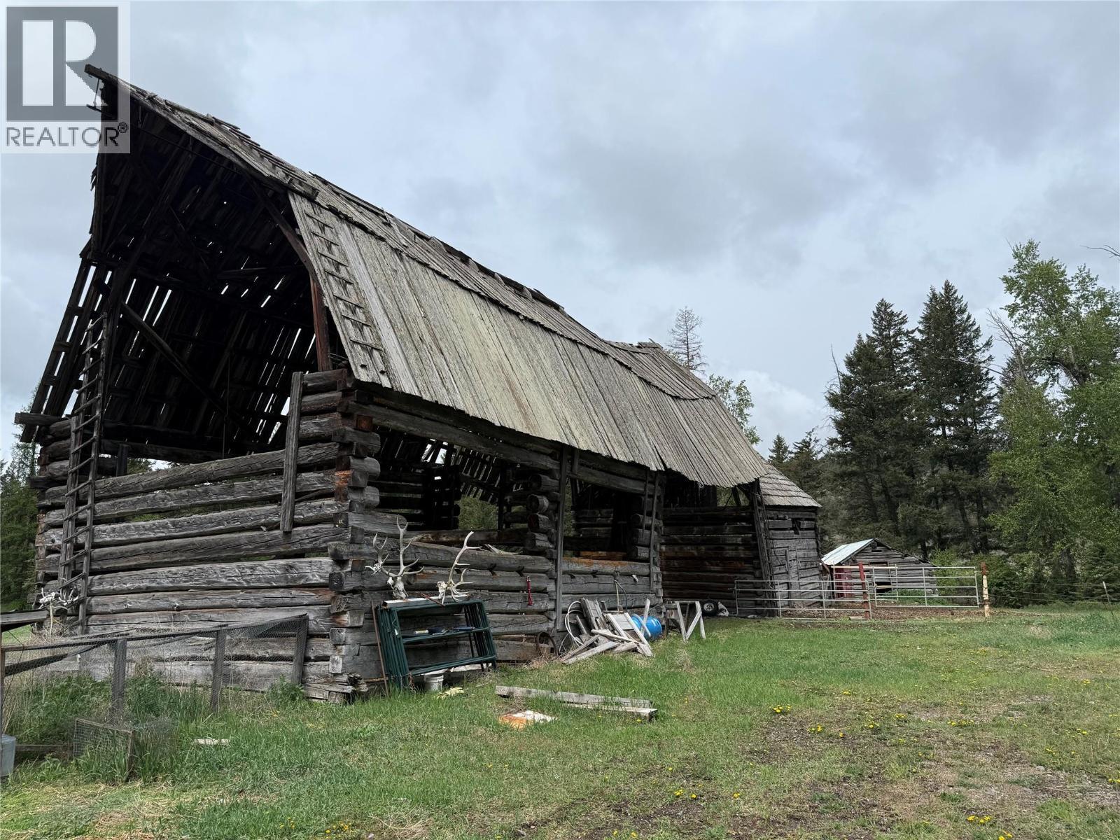 5888 Lazy Lake Road, Wasa, BC