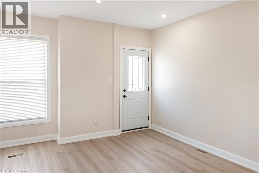 60 Keith Street, Hamilton, ON - Indoor Photo Showing Other Room