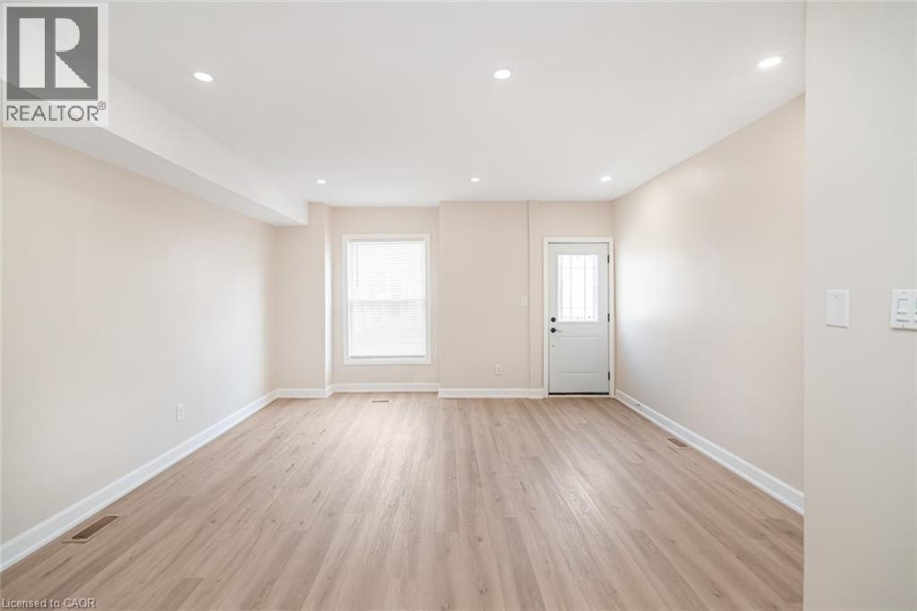 60 Keith Street, Hamilton, ON - Indoor Photo Showing Other Room