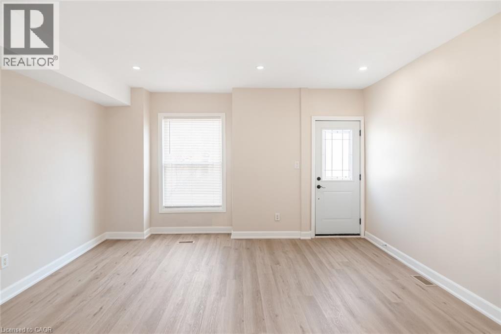 60 Keith Street, Hamilton, ON - Indoor Photo Showing Other Room