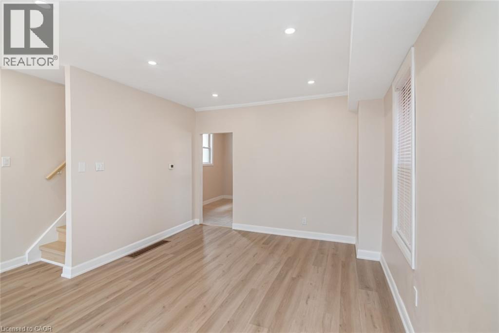 60 Keith Street, Hamilton, ON - Indoor Photo Showing Other Room