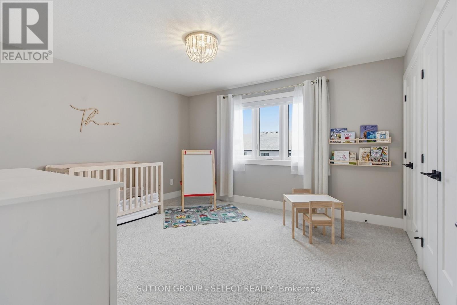 1886 Fountain Grass Drive, London South (South B), ON - Indoor