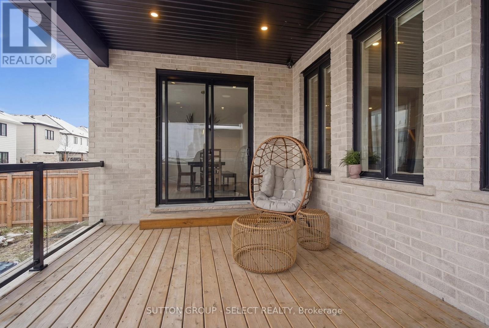 1886 Fountain Grass Drive, London South (South B), ON - Outdoor With Deck Patio Veranda With Exterior