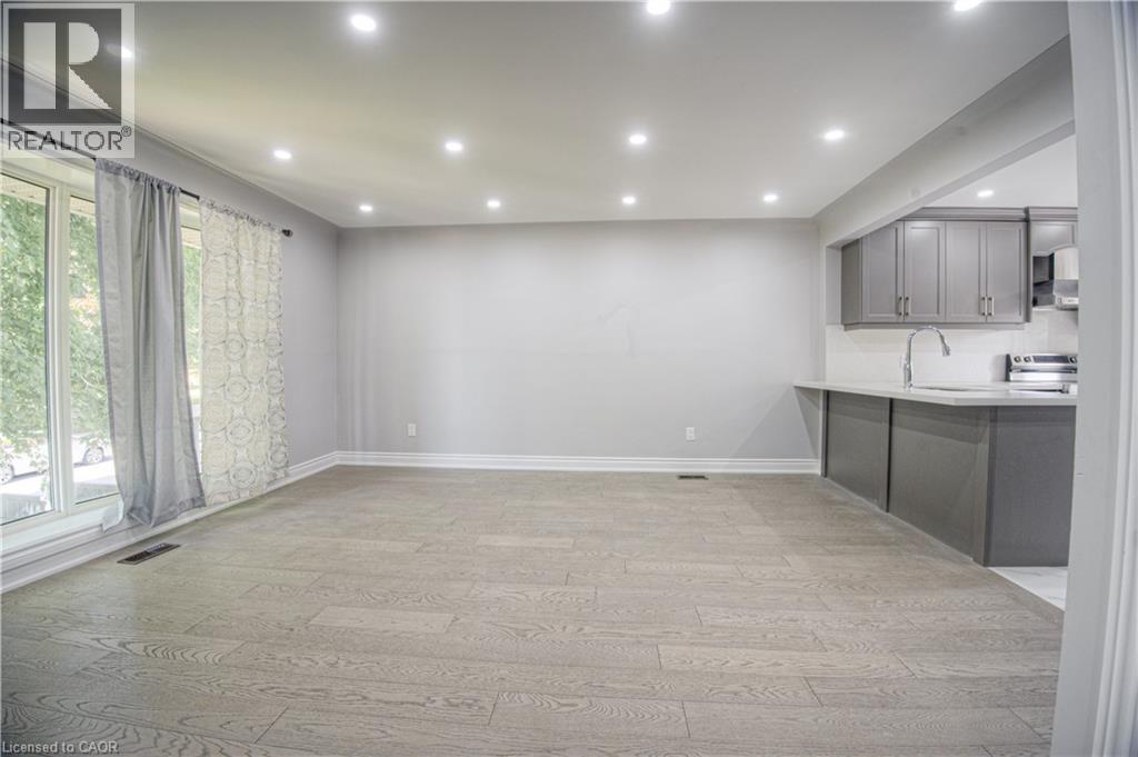 279 Dixon Street, Kitchener, ON - Indoor Photo Showing Other Room