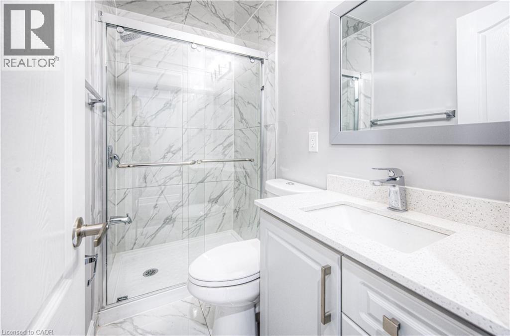 279 Dixon Street, Kitchener, ON - Indoor Photo Showing Bathroom