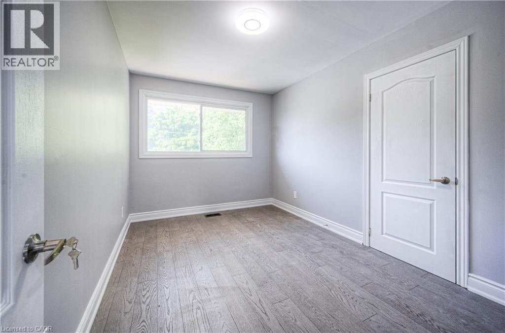 279 Dixon Street, Kitchener, ON - Indoor Photo Showing Other Room