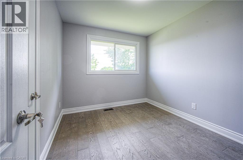 279 Dixon Street, Kitchener, ON - Indoor Photo Showing Other Room
