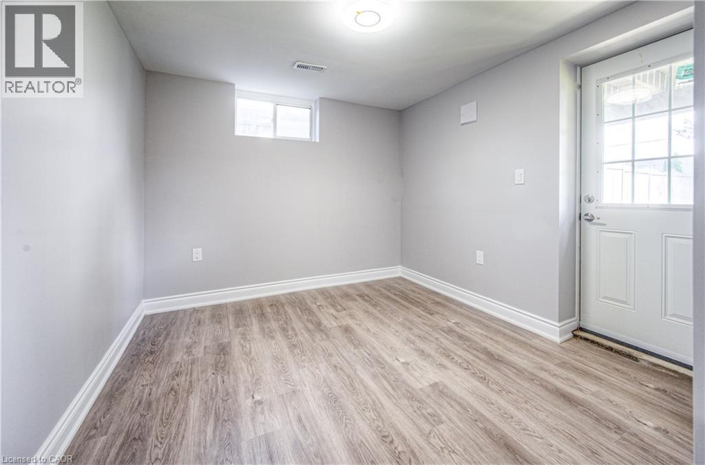 279 Dixon Street, Kitchener, ON - Indoor Photo Showing Other Room