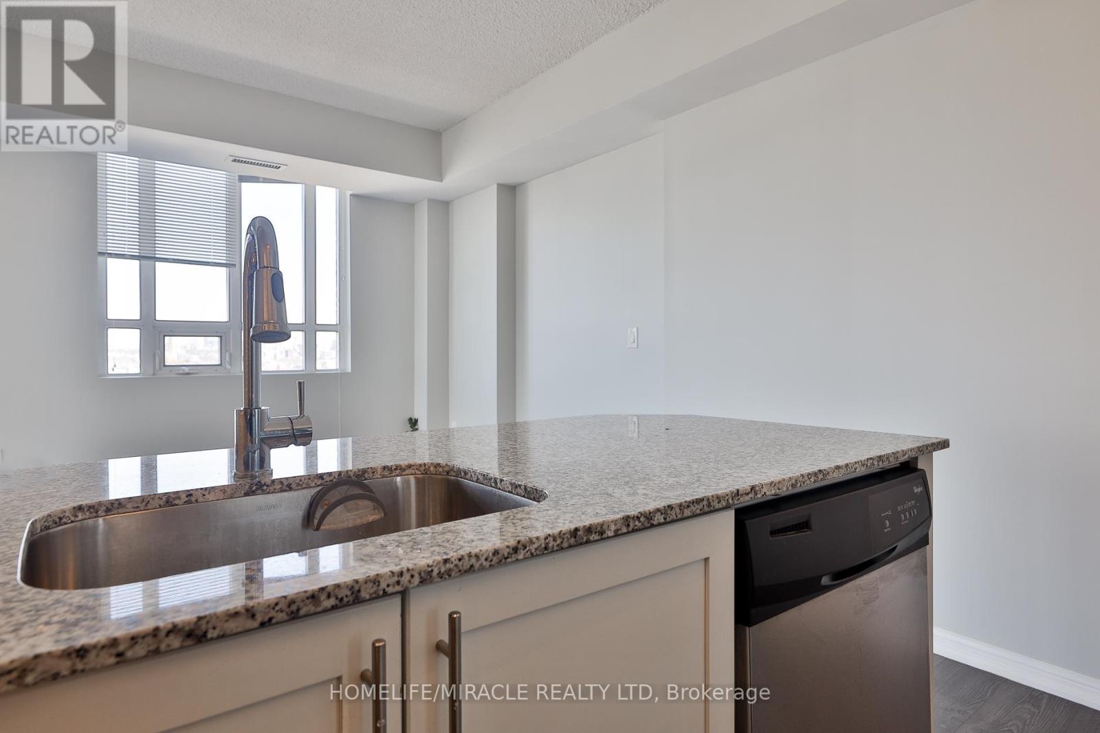 2815 - 125 Western Battery Road, Toronto, ON - Indoor Photo Showing Kitchen