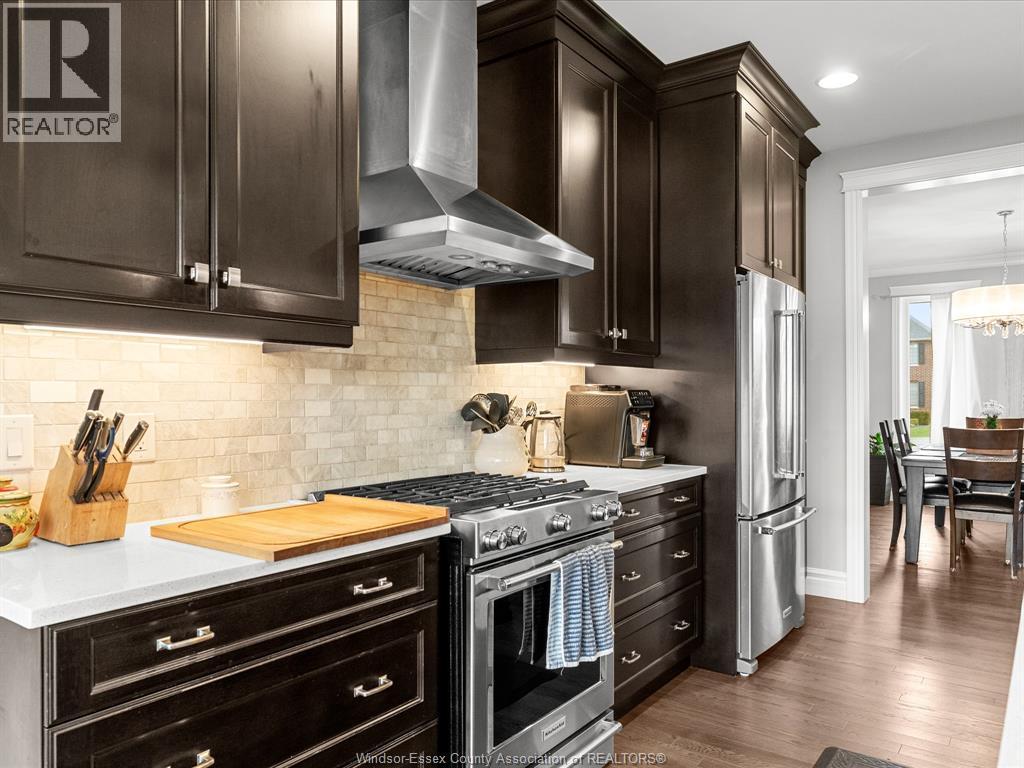 65 Augustus, Lasalle, ON - Indoor Photo Showing Kitchen With Upgraded Kitchen