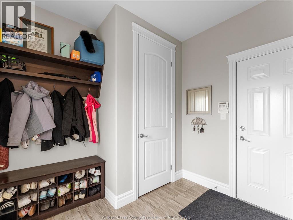 65 Augustus, Lasalle, ON - Indoor Photo Showing Other Room