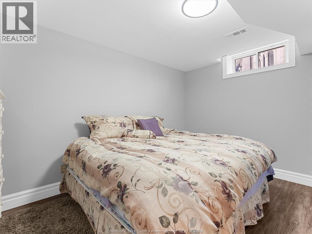 65 Augustus, Lasalle, ON - Indoor Photo Showing Bedroom