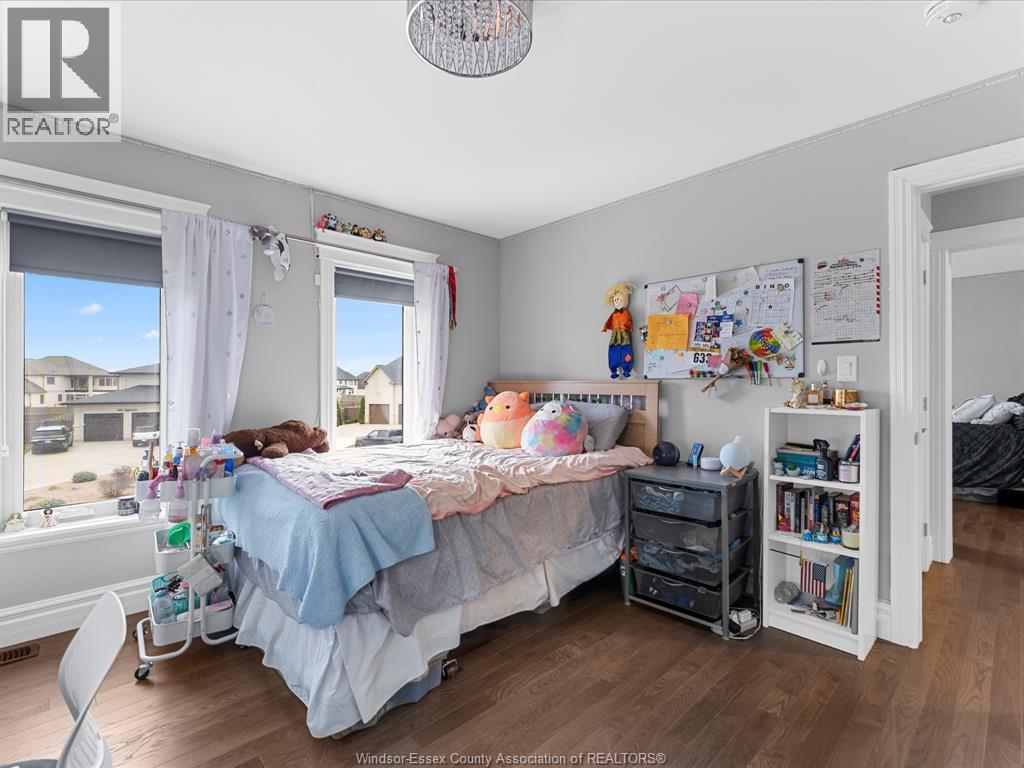 65 Augustus, Lasalle, ON - Indoor Photo Showing Bedroom