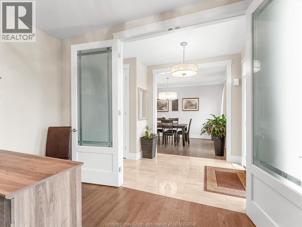 65 Augustus, Lasalle, ON - Indoor