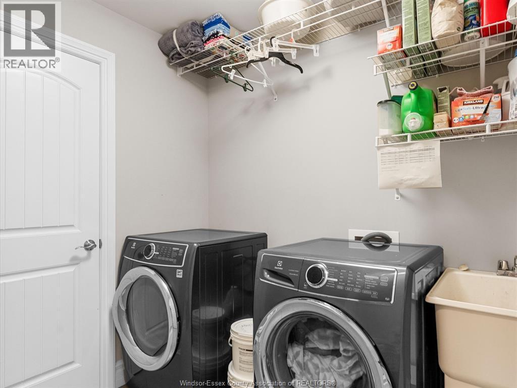 65 Augustus, Lasalle, ON - Indoor Photo Showing Laundry Room