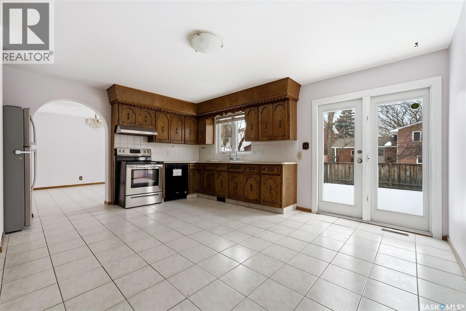 30 Dalhousie Way, Regina, SK - Indoor Photo Showing Kitchen