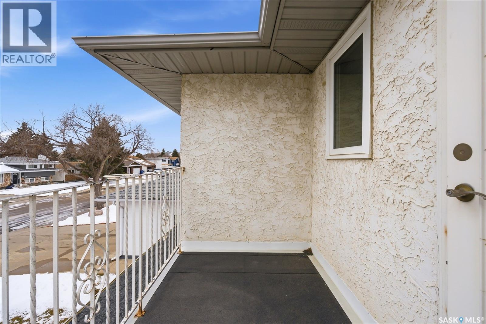 30 Dalhousie Way, Regina, SK - Outdoor With Exterior