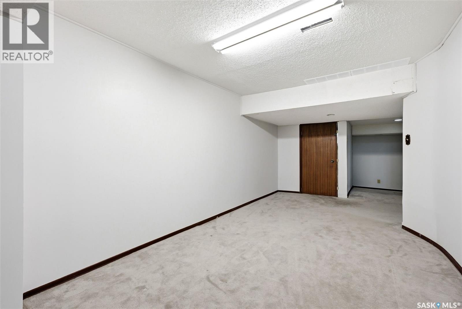 30 Dalhousie Way, Regina, SK - Indoor Photo Showing Other Room