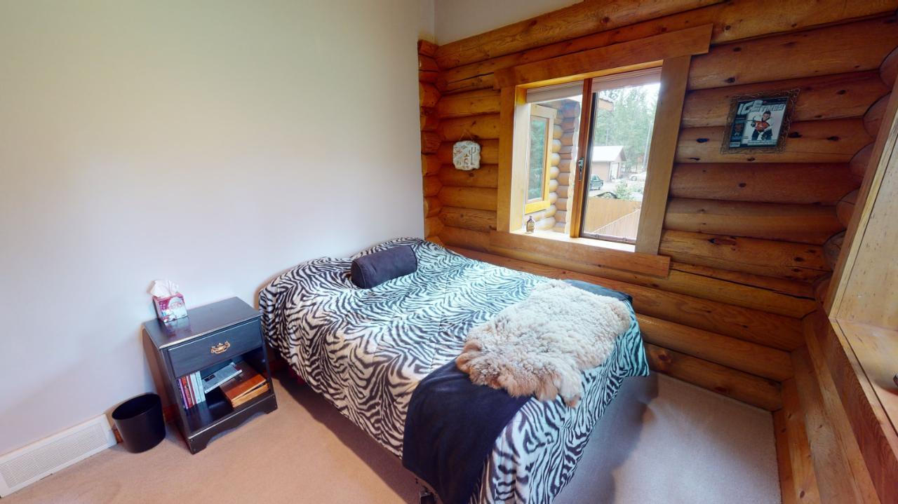 6006 Wolf Creek Road, Wasa, BC - Indoor Photo Showing Bedroom