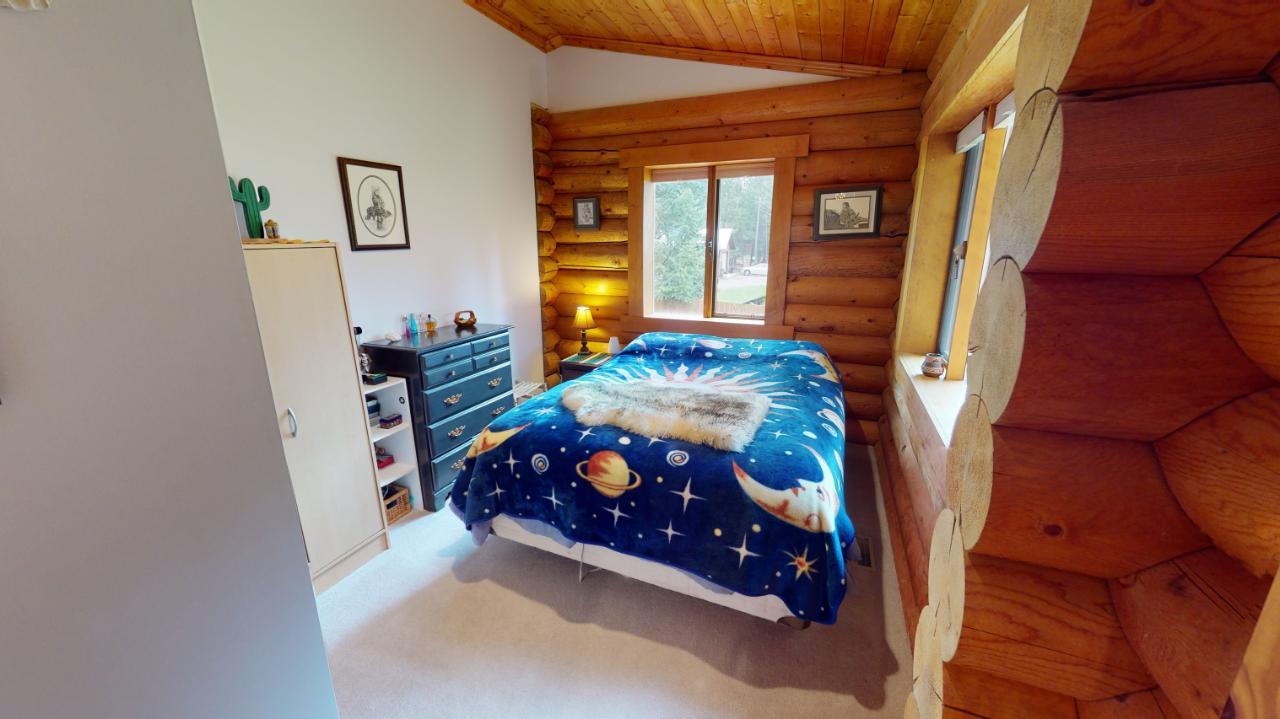 6006 Wolf Creek Road, Wasa, BC - Indoor Photo Showing Bedroom