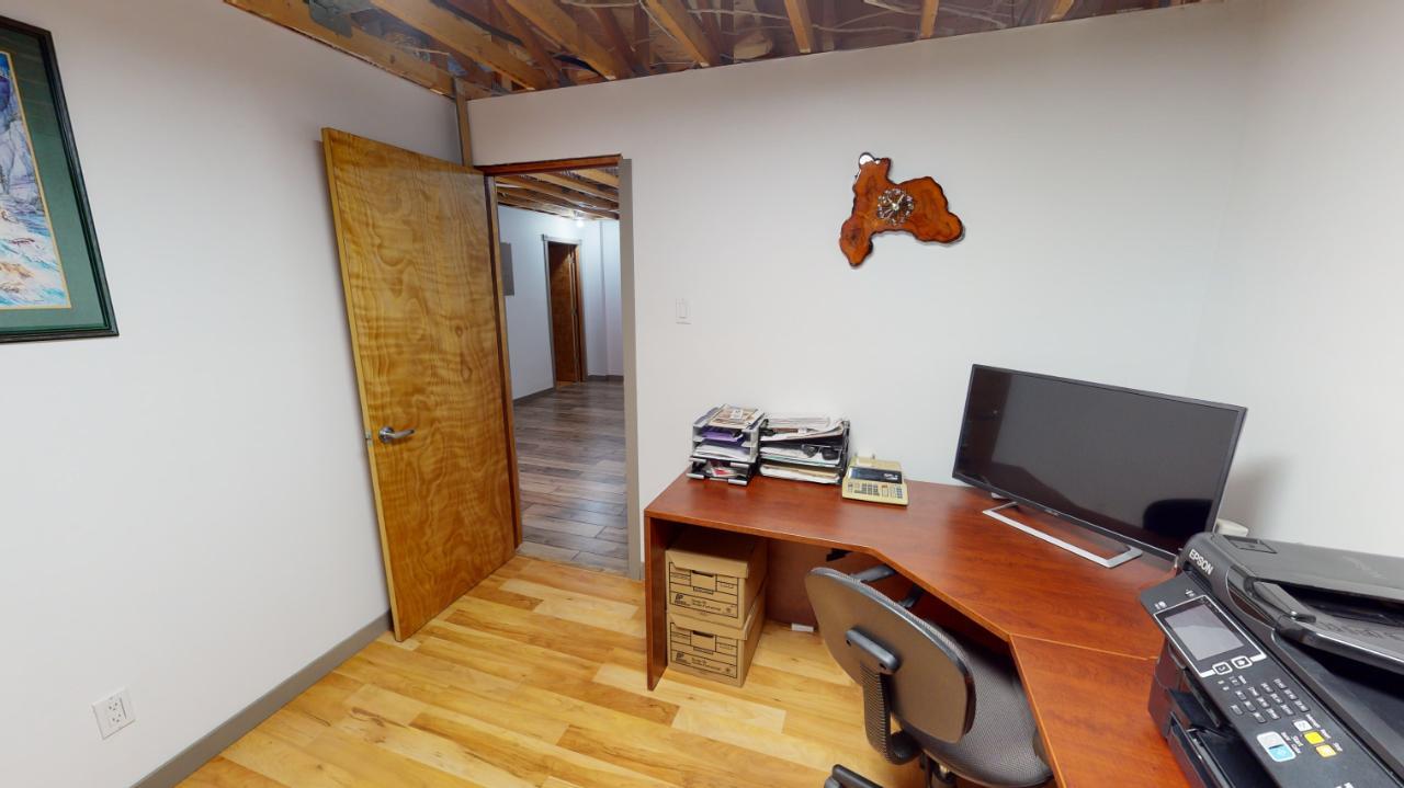 6006 Wolf Creek Road, Wasa, BC - Indoor Photo Showing Office