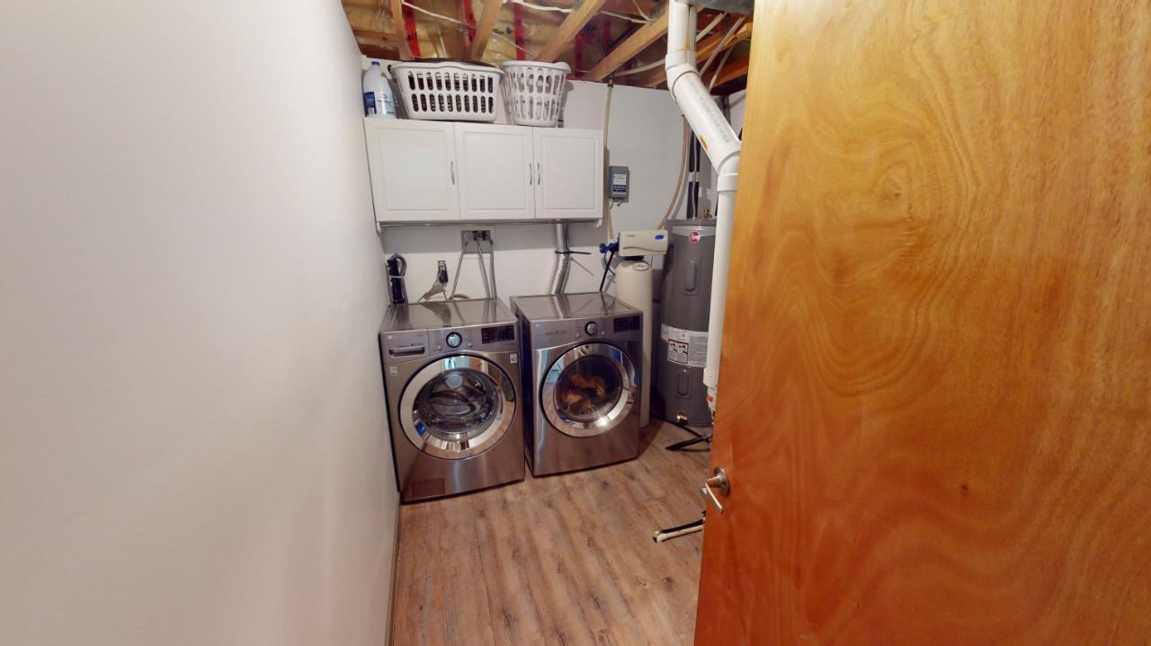 6006 Wolf Creek Road, Wasa, BC - Indoor Photo Showing Laundry Room