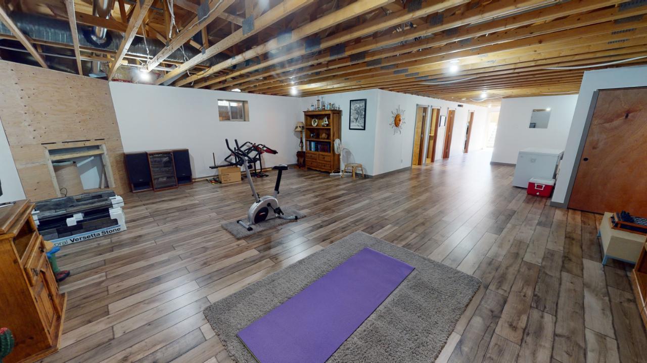 6006 Wolf Creek Road, Wasa, BC - Indoor Photo Showing Basement