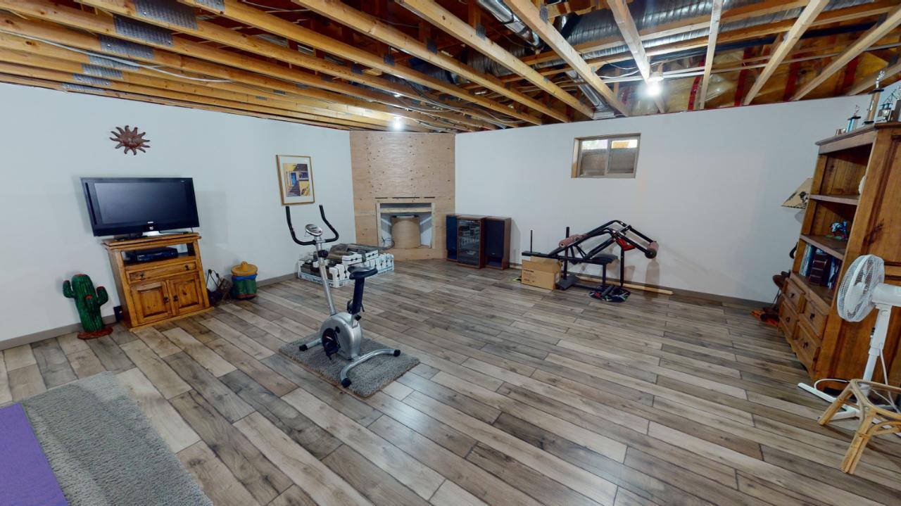 6006 Wolf Creek Road, Wasa, BC - Indoor Photo Showing Basement