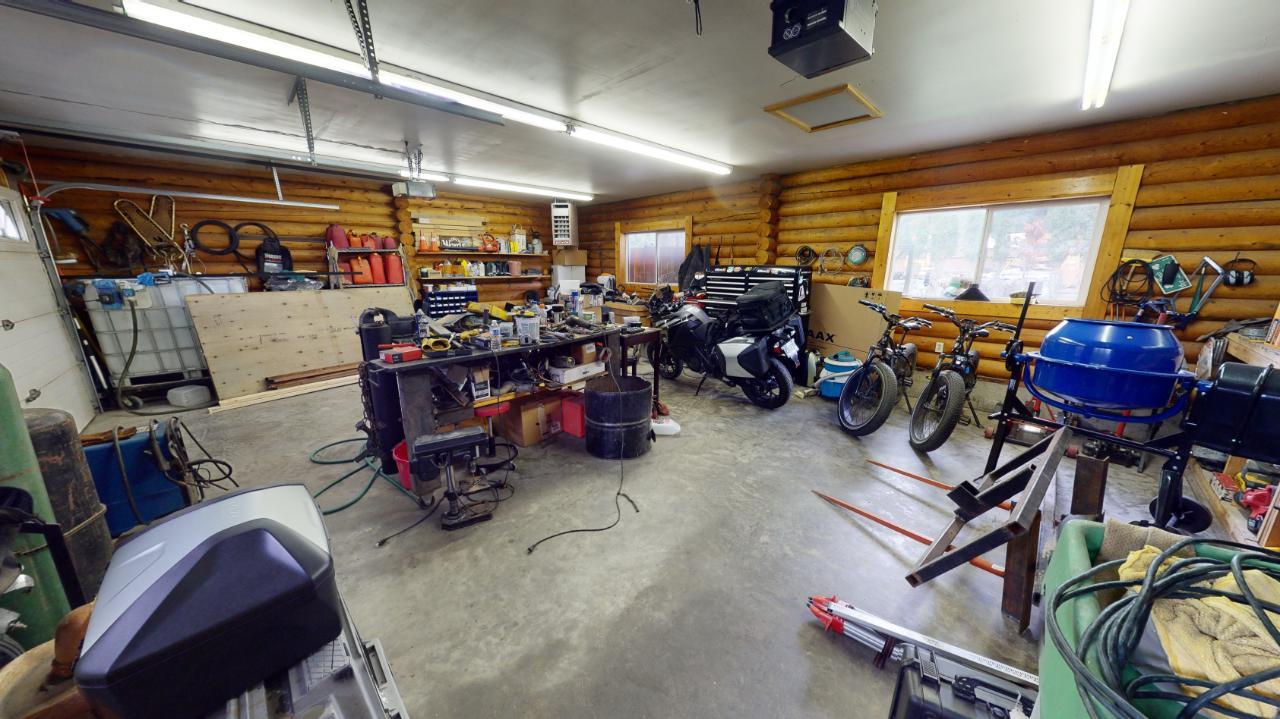 6006 Wolf Creek Road, Wasa, BC - Indoor Photo Showing Garage