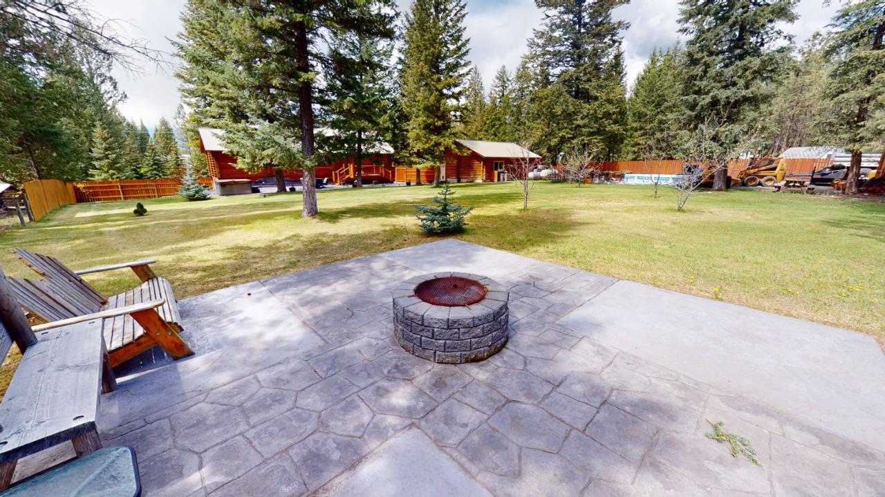 6006 Wolf Creek Road, Wasa, BC - Outdoor