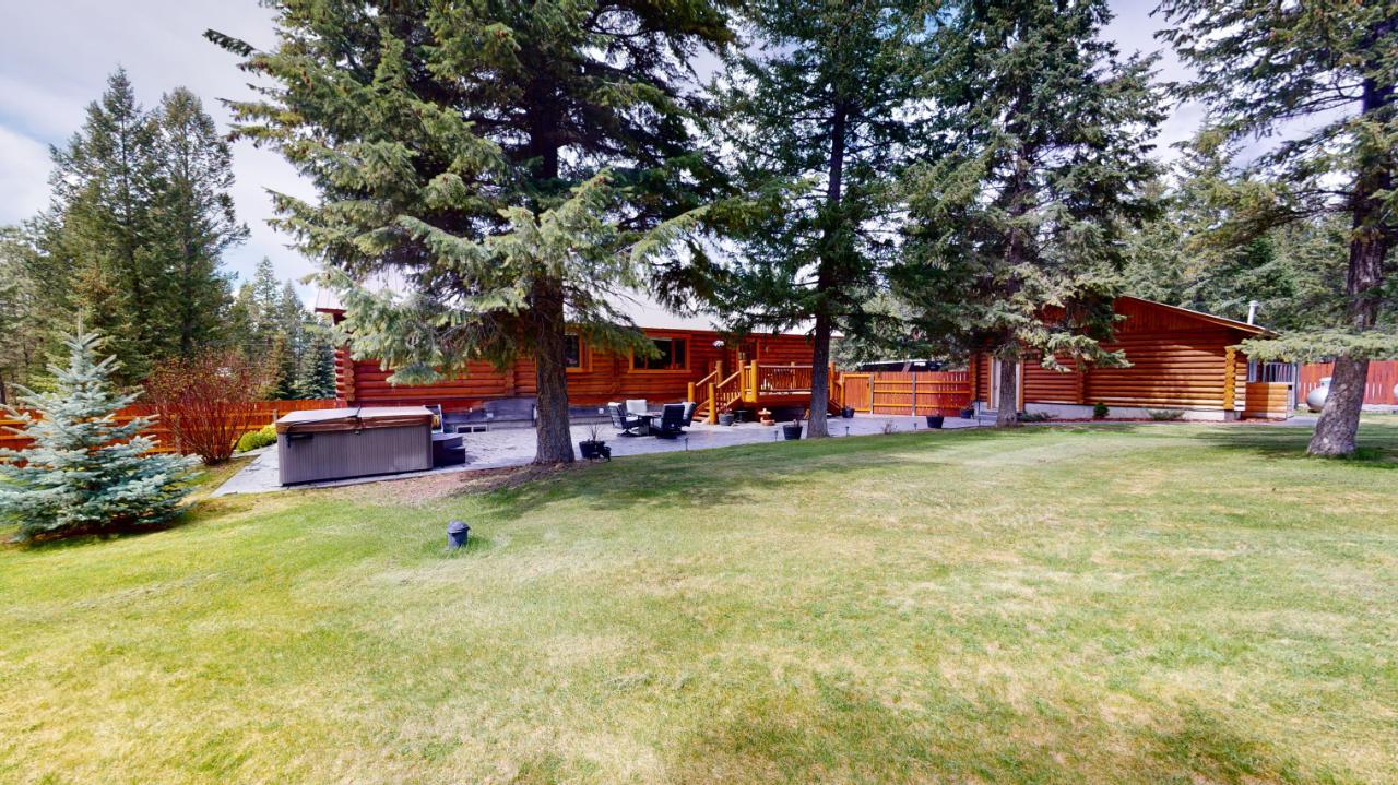 6006 Wolf Creek Road, Wasa, BC - Outdoor