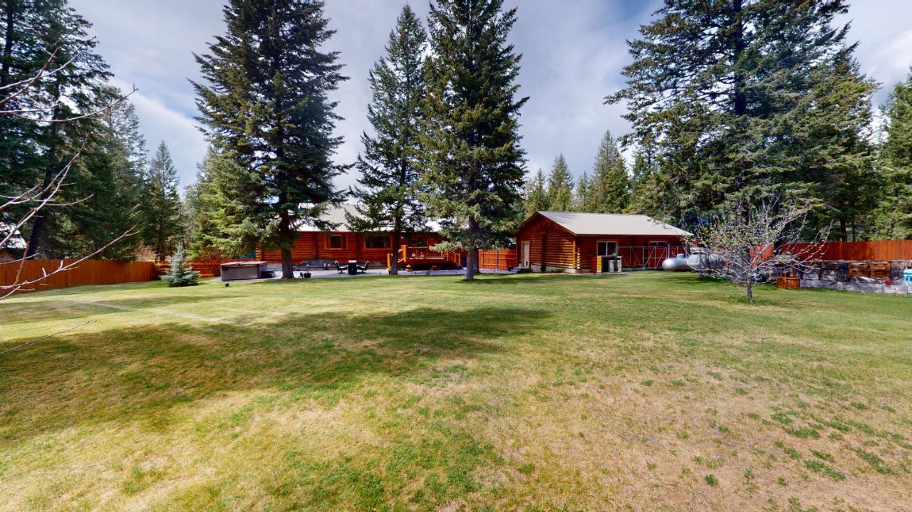 6006 Wolf Creek Road, Wasa, BC - Outdoor