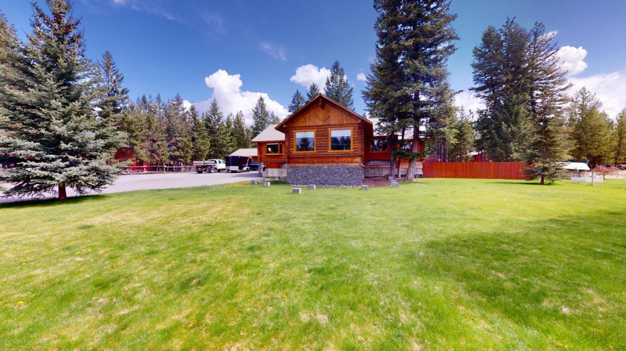 6006 Wolf Creek Road, Wasa, BC - Outdoor