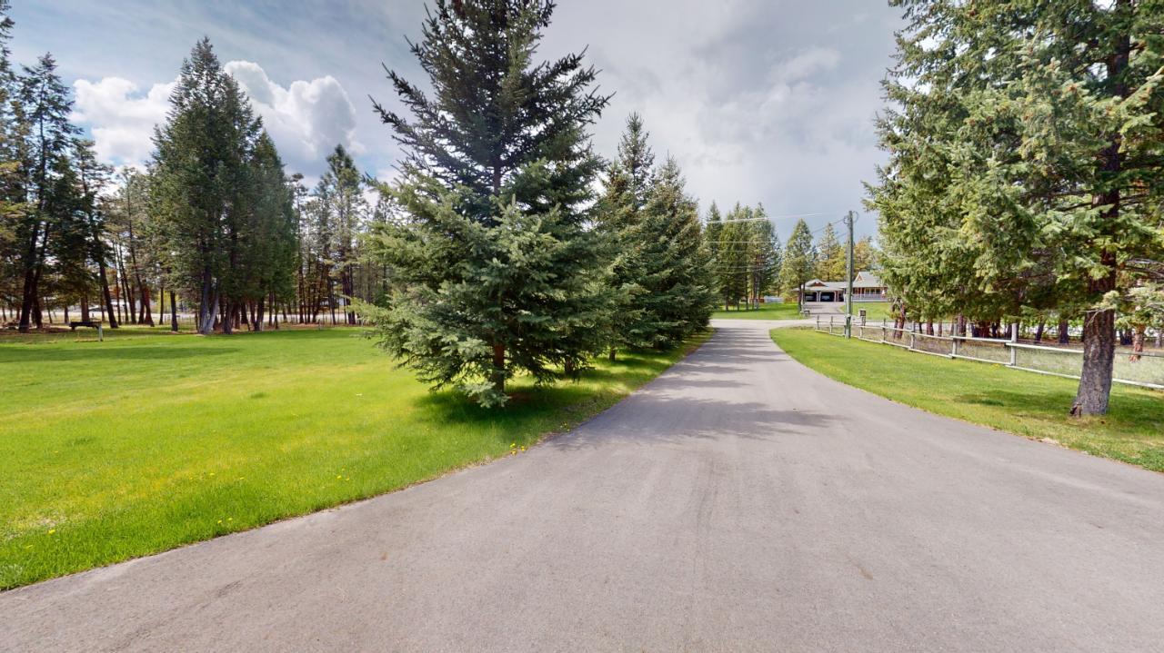 6006 Wolf Creek Road, Wasa, BC - Outdoor